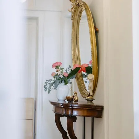 Peacock 아파트 스플리트