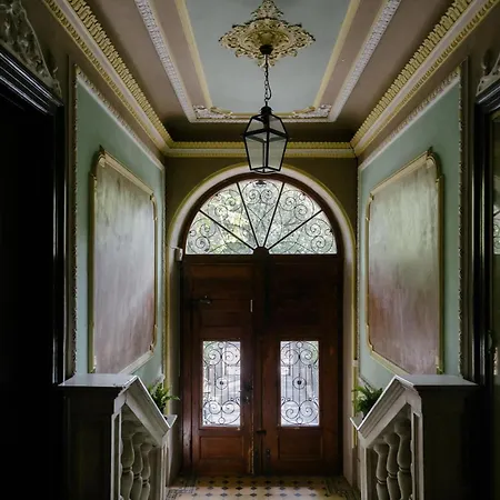 Peacock 아파트 스플리트